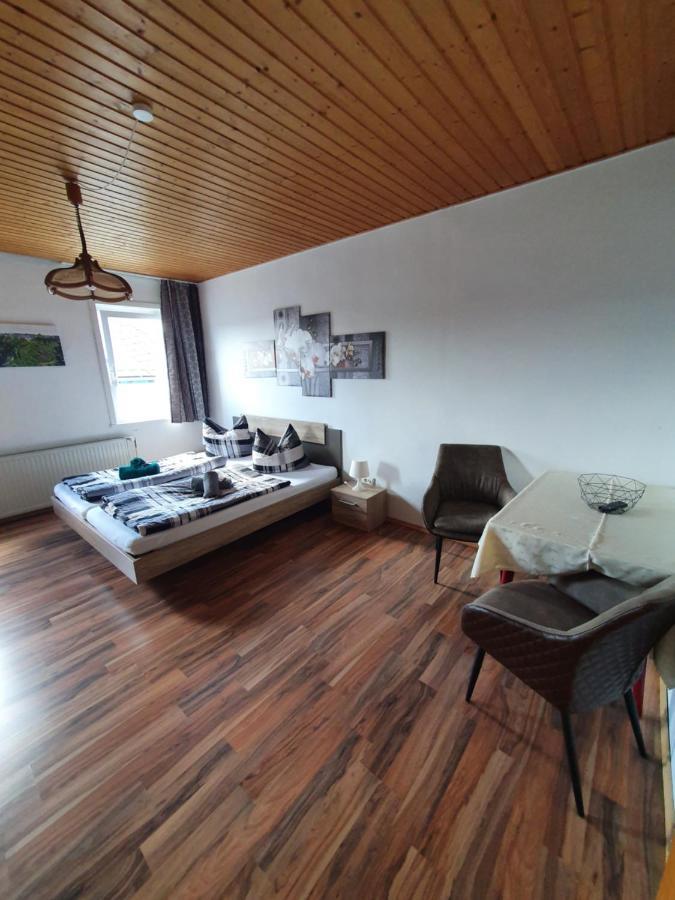 Gaestehaus Weisses Lamm - Monteurzimmer Nordhalben Luaran gambar