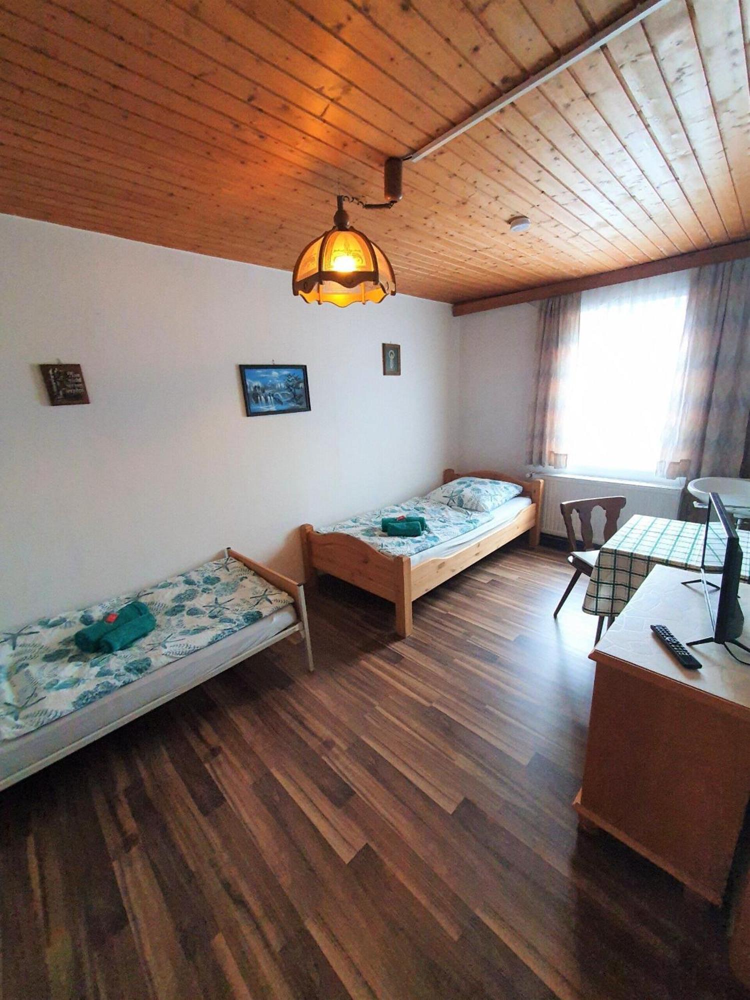 Gaestehaus Weisses Lamm - Monteurzimmer Nordhalben Luaran gambar
